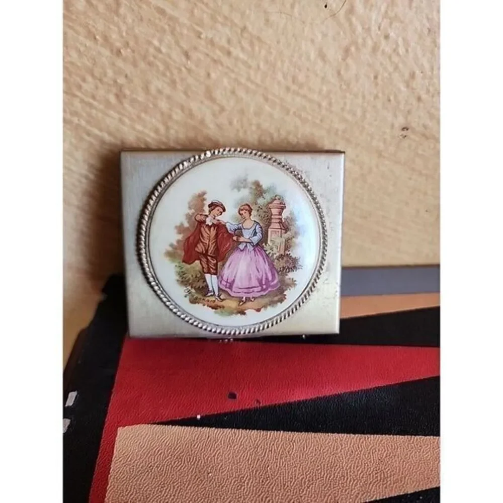 Vintage Porcelain Couple Mirror‎ Gold Compact Trinket Pill Box Case